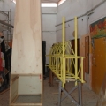 Costruzione della Gru. Laboratori per il 29° Corteo di Carnevale di Scampia, 2011. <em>Ph. Martina Pignataro.</em>
