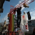 Allestimento della Gru per il 31° Corteo di Carnevale di Scampia, domenica 10 febbraio 2013. <em>Ph. Martina Pignataro.</em>