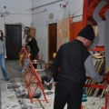 Pulizia della Gru ai laboratori per il 40° Corteo di Carnevale di Scampia, 2022. <em>Ph. Martina Pignataro.</em>
