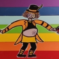 La "capoBanda" Monica Riccio nella versione disegnata da Giovanna Pignataro per il girotondo dei popoli intorno al mondo per il 40° Corteo di Carnevale di Scampia, 2022.