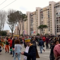 Il 41° Corteo di Carnevale di Scampia raggiunge via Fratelli Cervi, domenica 19 febbraio 2023. <em>Ph Maria Reitano.</em>