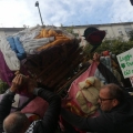 Assemblaggio del cervello per il 42° Corteo di Carnevale di Scampia, domenica 11 febbraio 2024. Ph Martina Pignataro.