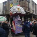 Il carro del GRIDAS (lato dormiente) pronto per il 42° Corteo di Carnevale di Scampia, domenica 11 febbraio 2024. Ph Martina Pignataro.