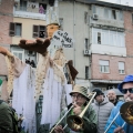 San Ghetto Martire accompagnato da La Stradabanda da Roma al 42° Corteo di Carnevale di Scampia, domenica 11 febbraio 2024. Ph Alessia Maturi.