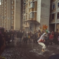 Balli nelle pozzanghere al 42° Corteo di Carnevale di Scampia, domenica 11 febbraio 2024. Ph Carlo Iavazzo.