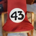 Numero per aggiornare il totem della Rosa dei venti (compensato). Laboratori per il 43° Corteo di Carnevale di Scampia, febbraio 2025. Ph Giovanna Pignataro.