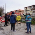 Montaggio del carro della Gru per il 43° Corteo di Carnevale di Scampia, domenica 2 marzo 2025. Ph Maria Reitano.