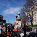 San Ghetto Martire benedice e segue il 43° Corteo di Carnevale di Scampia, domenica 2 marzo 2025. Ph Maria Reitano.