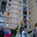San Ghetto svetta tra i palazzoni di Scampìa al 26° Corteo di Carnevale, 3 febbraio 2008. ph. Marco Matta.