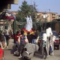 1992. Aquile e bisonti di cartone e la Madonna degli emigranti.