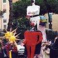 Il carro del X Circolo di Scampìa: Pulcinella a cavallo di Pantalone. ph. Aniello Gentile.