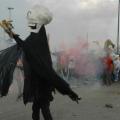 La morte balla intorno al falò. Ph. Aniello Gentile.