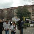 Carri in sosta fuori al lotto P. 29° Corteo di carnevale di Scampia, domenica 6 marzo 2011. Ph. Aniello Gentile.