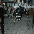 Laboratori di carnevale 2012 del GRIDAS. La Zanzara tigre (ritagli di pelli su struttura in fil di ferro). ph. Martina Pignataro.