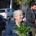 Mirella con la bromeliacea donata da Parsifal per l
