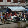 Le murghe salutano il Lotto P, 32° Corteo di Carnevale di Scampia, Domenica 2 marzo 2014. Ph. Aniello Gentile.