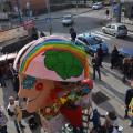 Vista dall’alto dell’allestimento del carro a due facce per il 34° Corteo di Carnevale di Scampia, domenica 7 febbraio 2016. Ph. Michele Vincenzo Gentile.