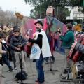 ‘oRom in concerto in via Cupa Perillo a conclusionce del 34° Corteo di Carnevale di Scampia, domenica 7 febbraio 2016. Ph. Luca Pignataro.