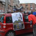 Il manifesto del Carnevale Sociale Napoli sull’auto di apertura del 36° Corteo di Carnevale di Scampia, domenica 11 febbraio 2018. Ph. Aniello Gentile.