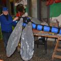 Chi dei due è la libellula? Aldo Bifulco si mimetizza. Laboratori di Carnevale 2017. Ph. Martina Pignataro.