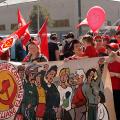 Striscione per il circolo di Rifondazione Comunista di Secondigliano (fotografato alla manifestazione del 1° maggio 2005 a Scampia). ph: Annozero