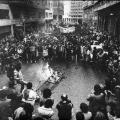 Incendio di un missile di cartapesta davanti al cinema Fiorentini di Napoli a conclusione della manifestazione per la marcia Milano-Comiso del dicembre 1982. ph: Luciano Ferrara