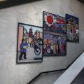 Composizione di murales sulle scale del binario 2. Ph. Martina Pignataro.