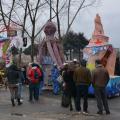Si selezionano i carri per il falò conclusivo del 32° Corteo di Carnevale di Scampia, Domenica 2 marzo 2014. Ph. Aniello Gentile.