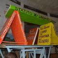 Prove di posizionamento dei libri (legno, cartone e cartapsta). Laboratori di Carnevale 2017. Ph. Martina Pignataro.