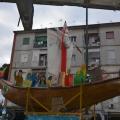 Il pidocchio collocato sulla barca delle culture per il 33° Corteo di Carnevale di Scampia, domenica 15 febbraio 2015. Ph. Martina Pignataro.