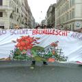 Striscione del Liceo "Brunelleschi" di Afragola, fotografato alla manifestazione per la pace del 20 marzo 2004 a Roma. ph: Gianluca Pinelli.
