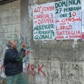Manifesti per il 40° Corteo di Carnevale di Scampia fuori la sede del GRIDAS. 
