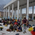 Festa in piazza “Giovanni Paolo II” con il Frente Murguero Italiano dopo il 40° Corteo di Carnevale di Scampia, domenica 27 febbraio 2022. <em>Ph Martina Pignataro.</em>