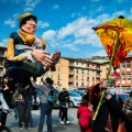 La marionetta gigante della Madre Terra dell’associazione francese Art’n co Magic al Carnevale Sociale di Soccavo, martedì 1 marzo 2022. <em>Ph. Carlo Iavazzo.</em>