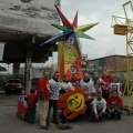 Foto di gruppo con la Rosa dei Venti al 29° Corteo di Carnevale di Scampia, domenica 6 marzo 2011. <em>Ph. Martina Pignataro.</em>