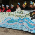 Lo striscione dell’Associazione Dream Team - Donne in Rete” per il 41° Corteo di Carnevale di Scampia, domenica 19 febbraio 2023. <em>Ph Martina Pignataro.</em>