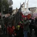 Il carro preparato nei laboratori di Chikù per il 41° Corteo di Carnevale di Scampia, domenica 19 febbraio 2023. <em>Ph Martina Pignataro.</em>