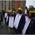 I laureandi dell’Università della strada dell’Associazione “Claudio Miccoli” al 41° Corteo di Carnevale di Scampia, domenica 19 febbraio 2023. <em>Ph Ferdinando Kaiser.</em&