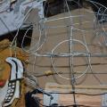 La maschera del GRIDAS (fil di ferro) ai laboratori per il 38° Corteo di Carnevale di Scampia, gennaio 2020. Ph. Martina Pignataro.