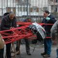 Allestimento della gru per il 30° Corteo di Carnevale di Scampia, Domenica 19 febbraio 2012. ph. Martina Pignataro.