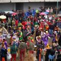 Incurante della pioggia, il 30° Corteo di Carnevale di Scampia invade il Lotto P, Domenica 19 febbraio 2012. ph. Riccardo Capecci.