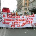 Striscione del Gridas alla manifestazione per la pace del 20 marzo 2004 a Roma. ph: Gianluca Pinelli